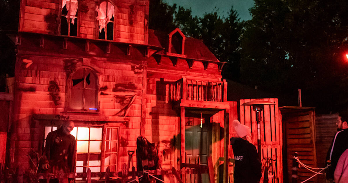 scariest haunted house maze