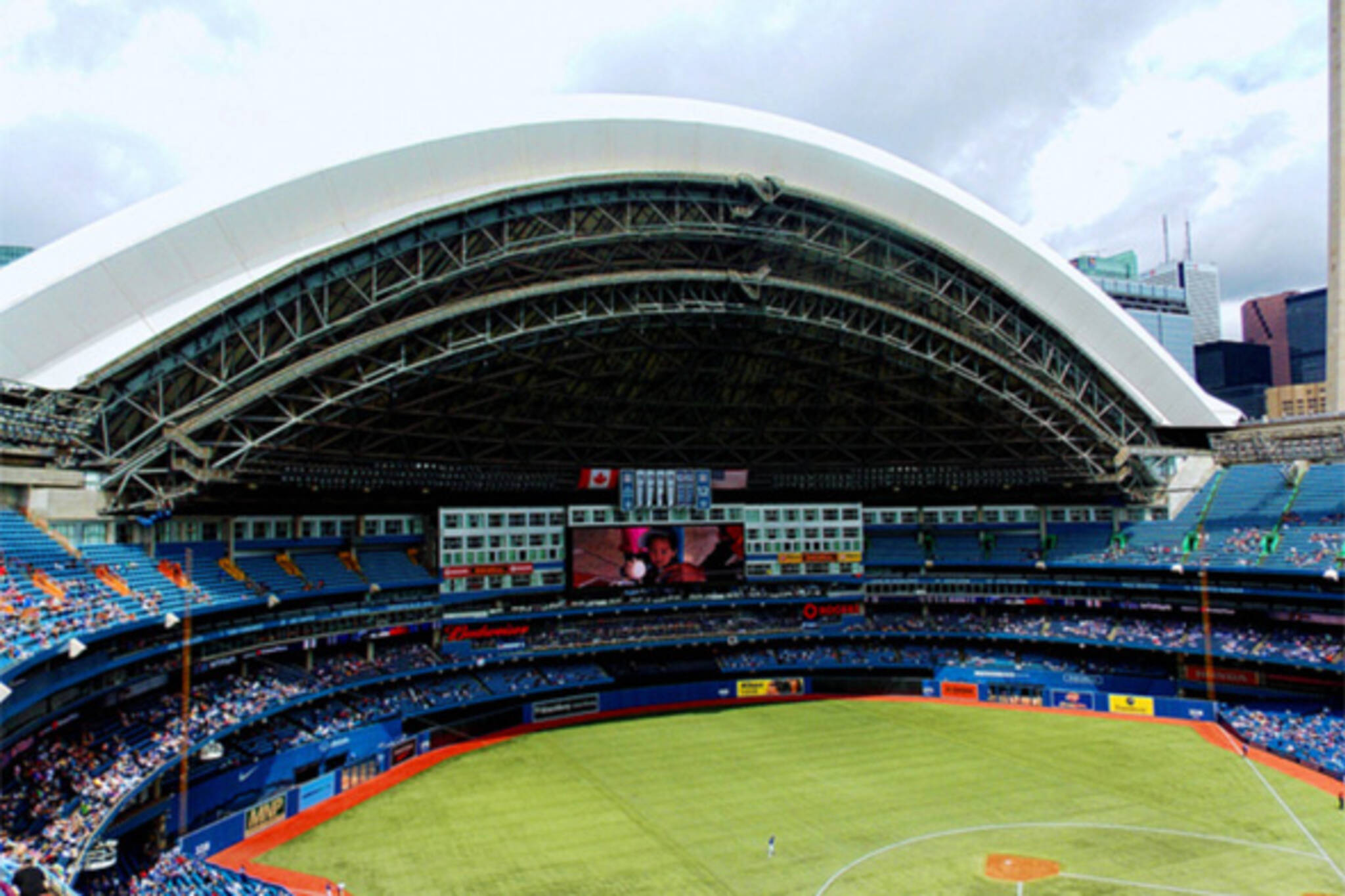 Rogers Centre roof open for the first time this season