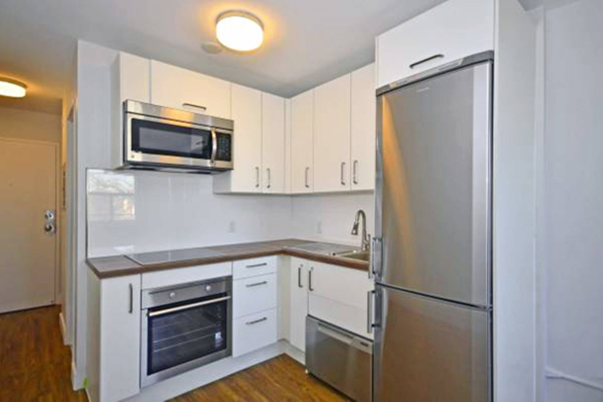 What kind of apartment does $1000 get you in Toronto?