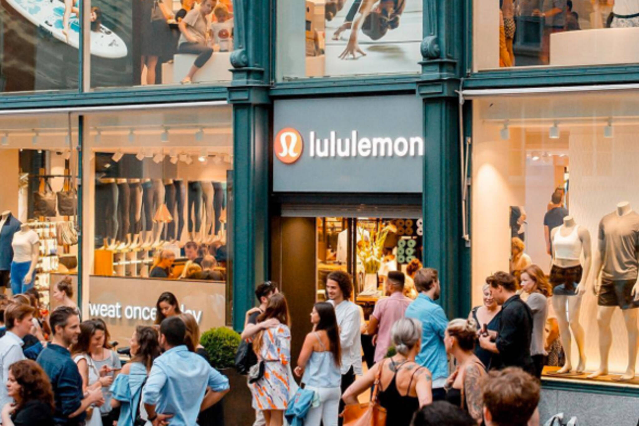 Lululemon Store at Yorkdale Shopping Centre, Toronto