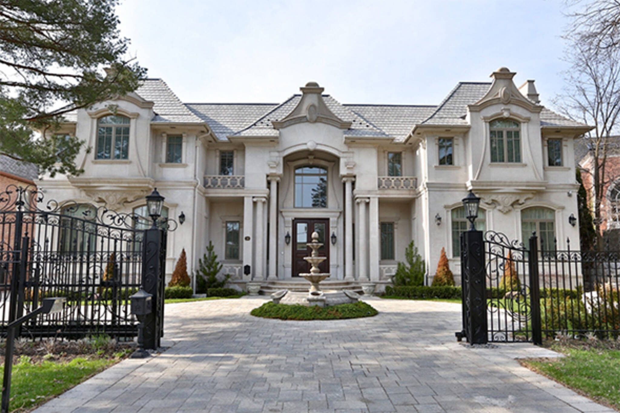 Toronto is the world's hottest luxury real estate market
