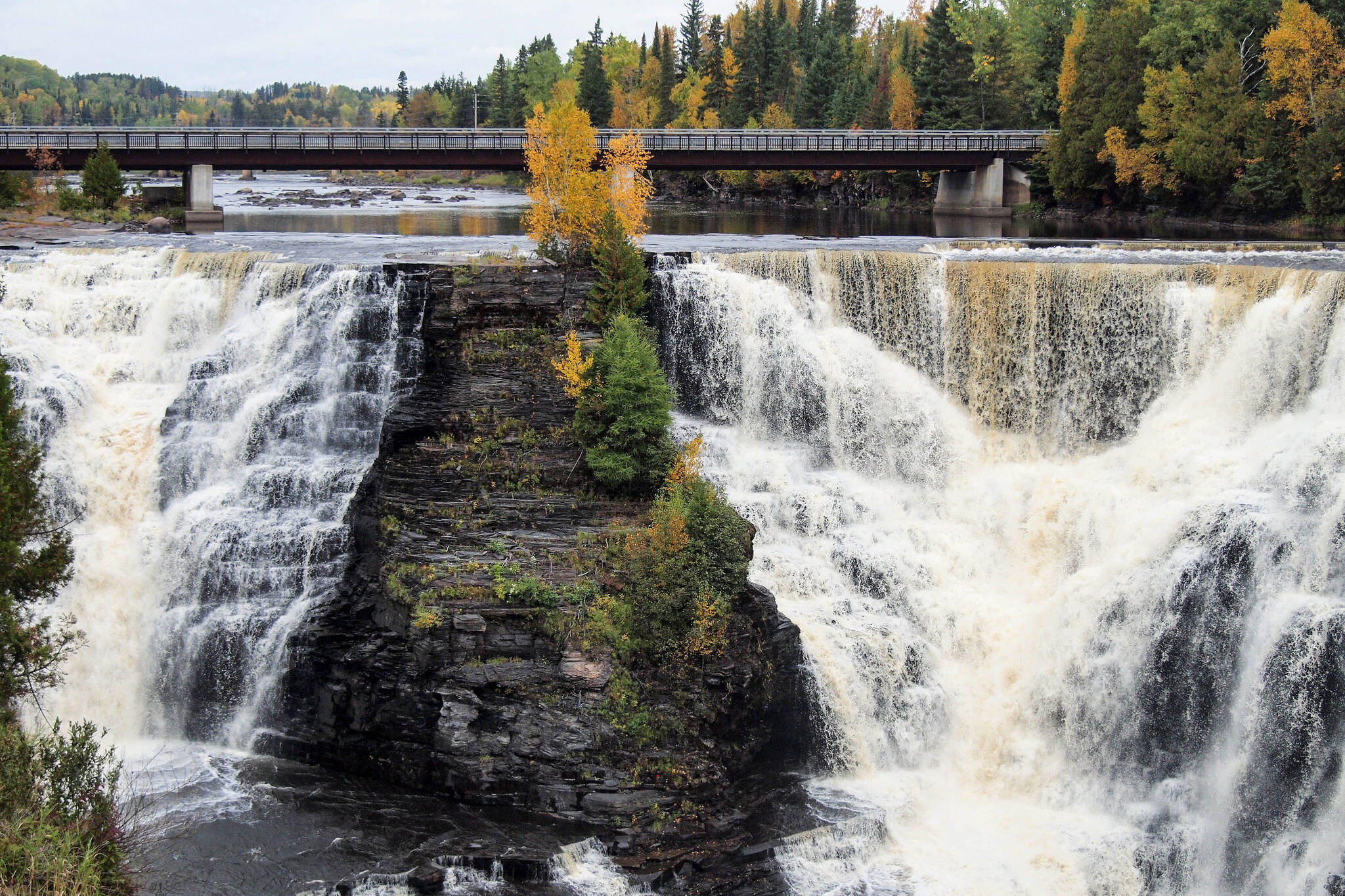 This epic waterfall is a once-in-a-lifetime Ontario roadtrip