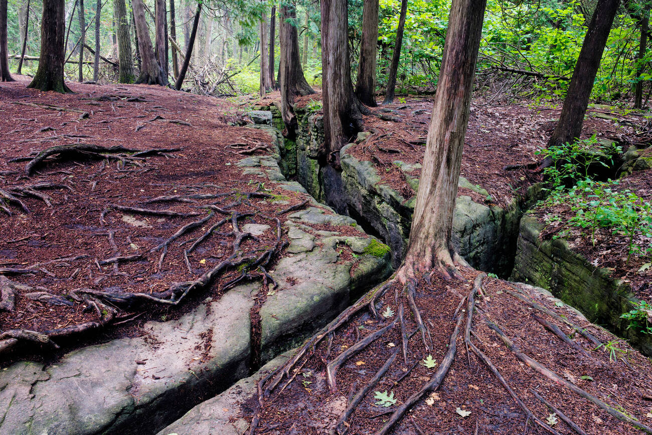 These incredible rock fissures are just one hour from Toronto