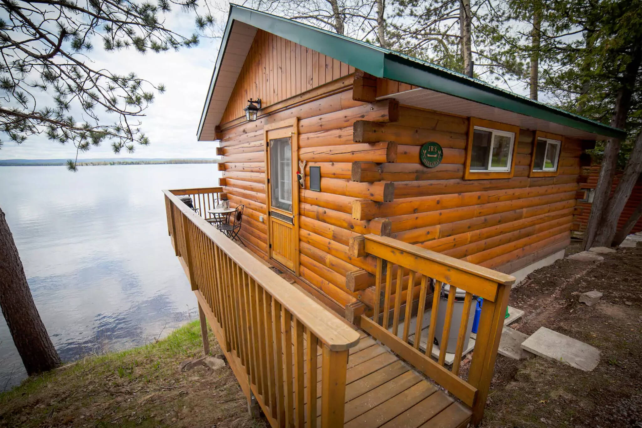20 cheap waterfront cottage rentals near Toronto