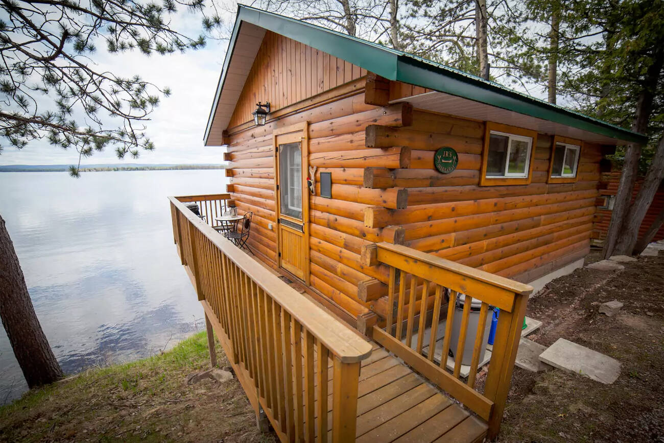 10 cheap waterfront cottage rentals near Toronto