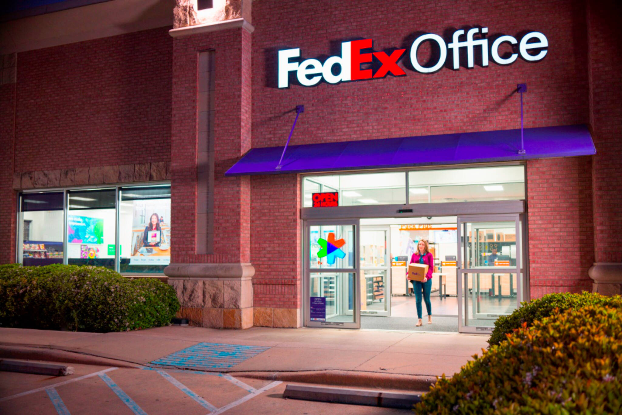 FedEx is closing all of its Toronto Office locations
