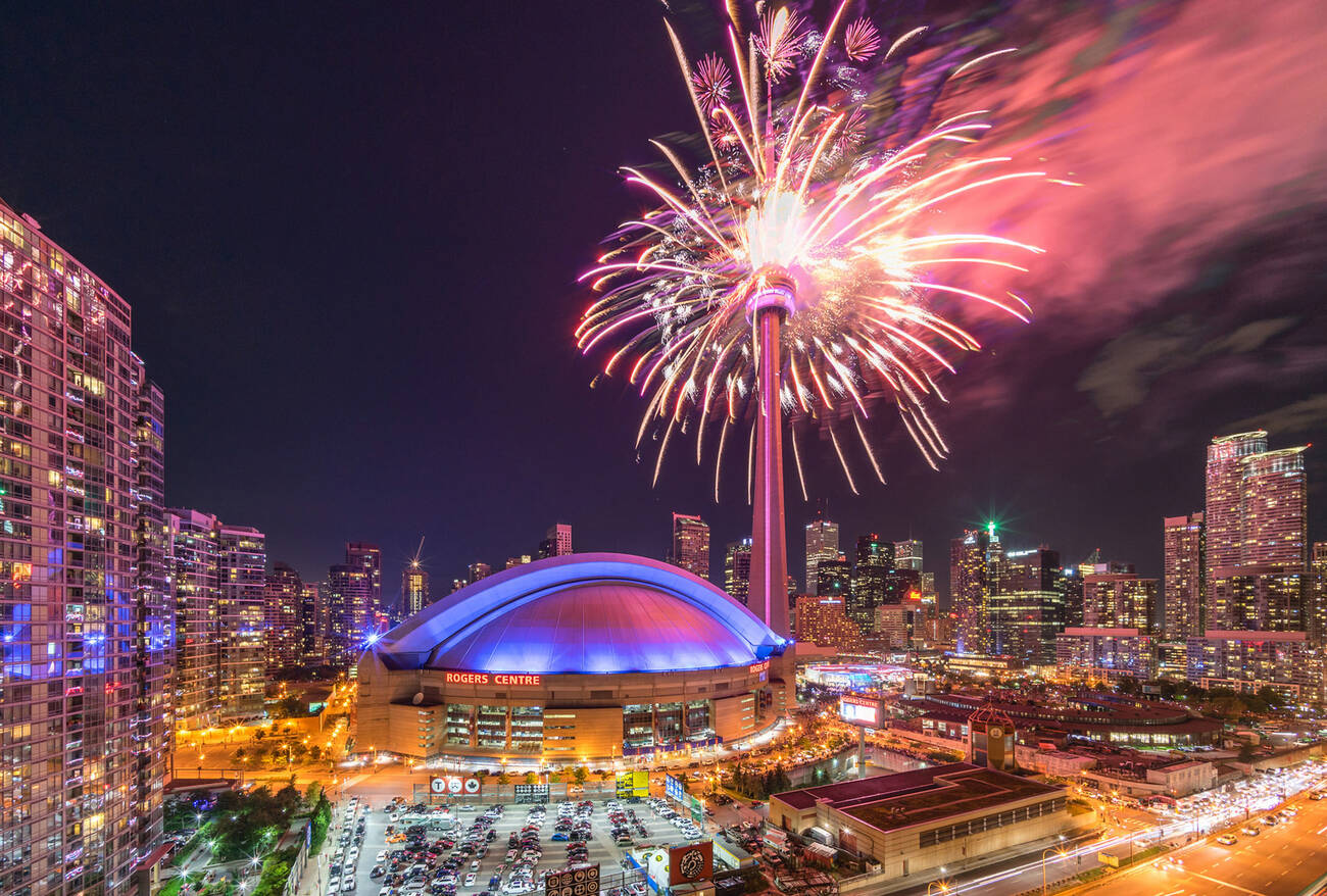 19 explosive photos of Canada Day fireworks in Toronto