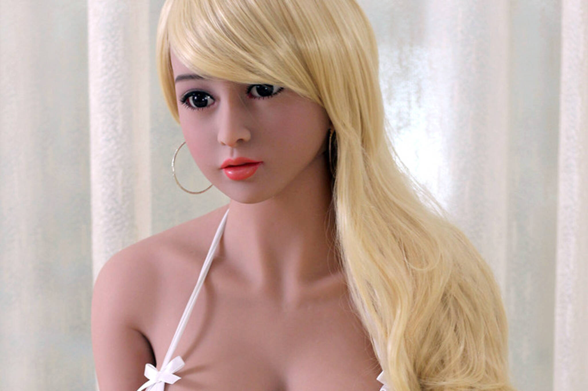 Silicone Sex Doll Robot - Toronto's first sex doll brothel has been open for a year