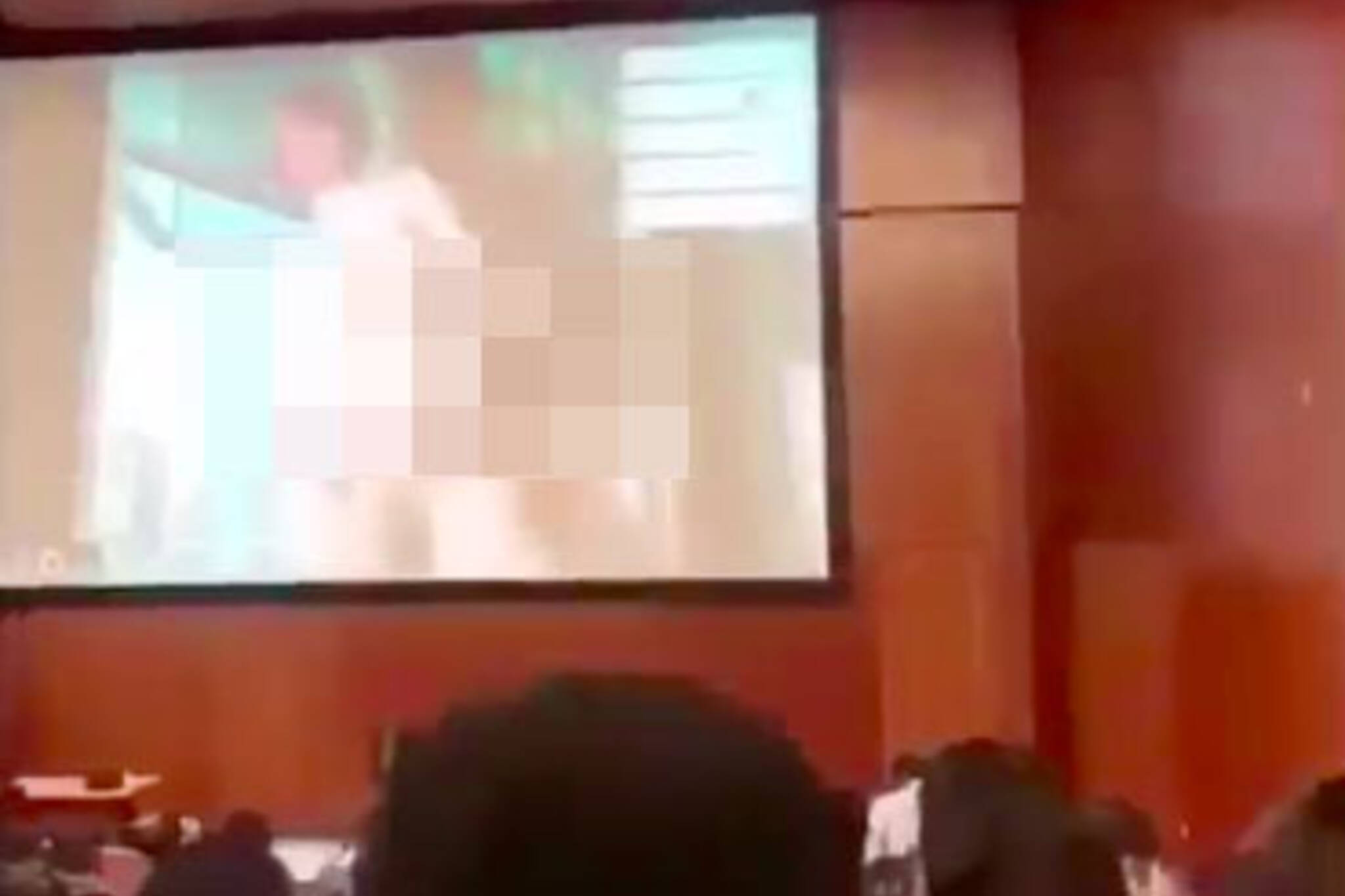 Professor mistakenly plays porn in packed U of T lecture hall