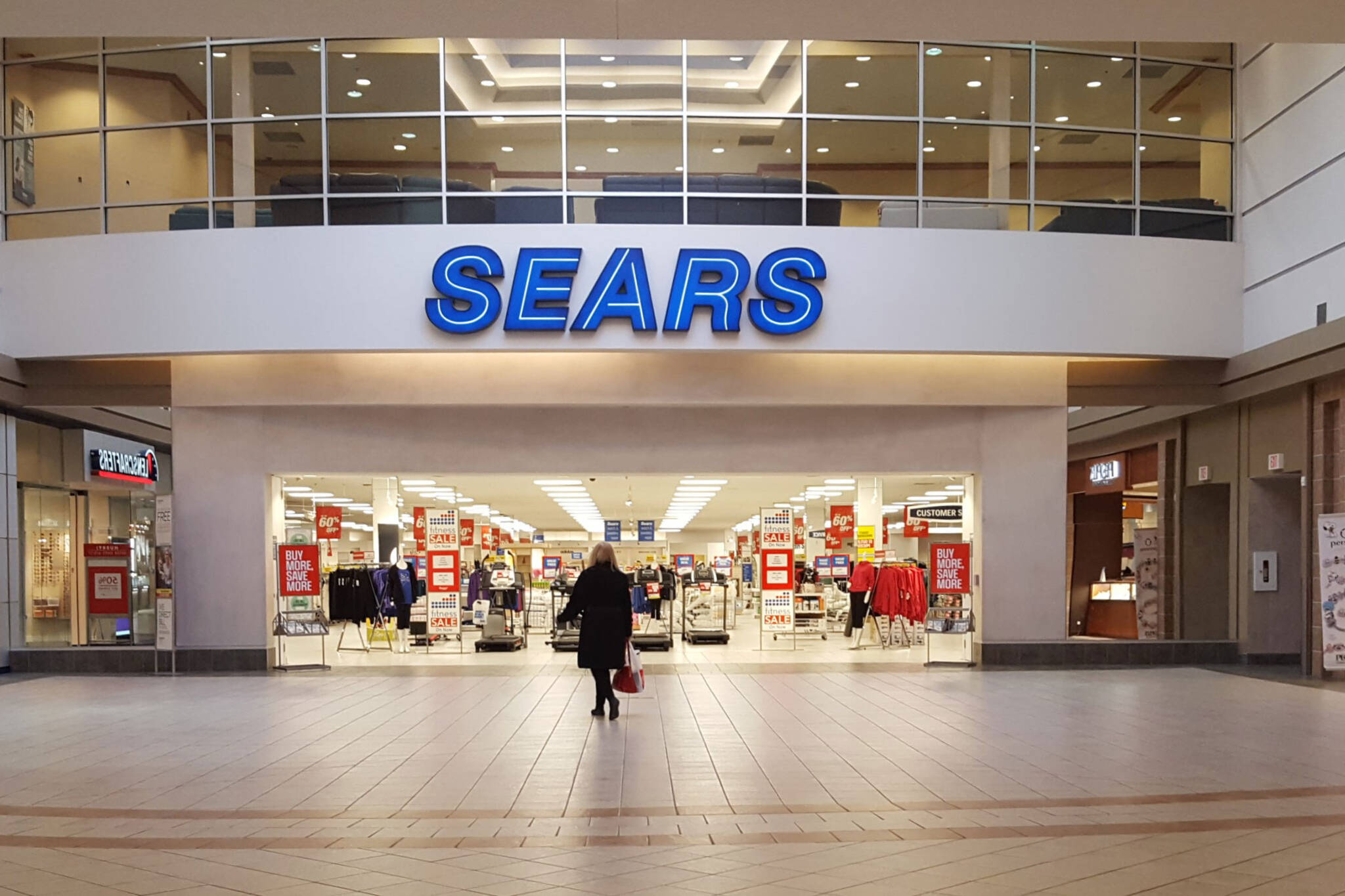 Sears Canada closing all stores and going out of business