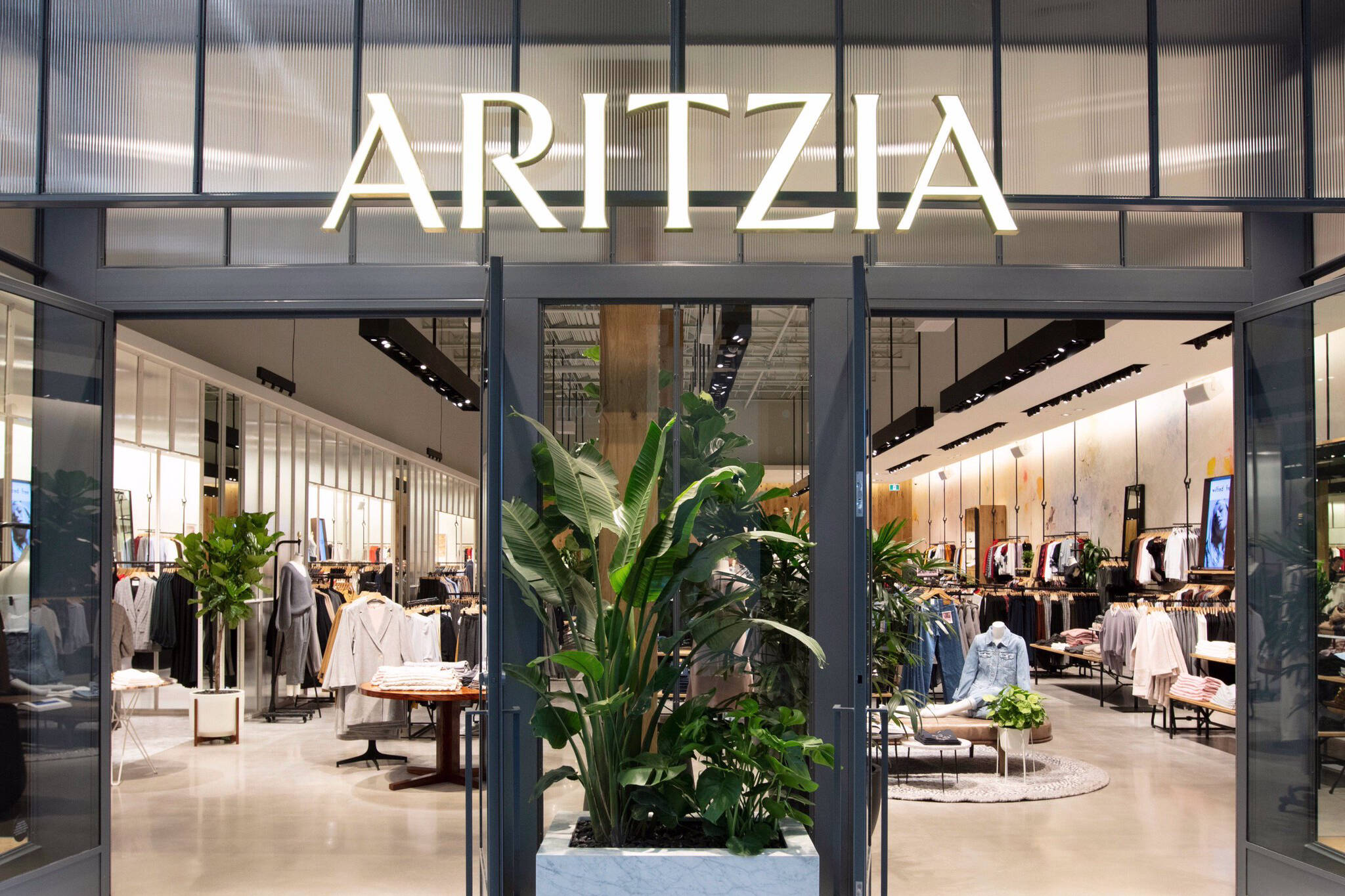 A TikToker Found Huge Aritzia Deals At Toronto Premium Outlets & Got Up To  70% Off (VIDEO) - Narcity