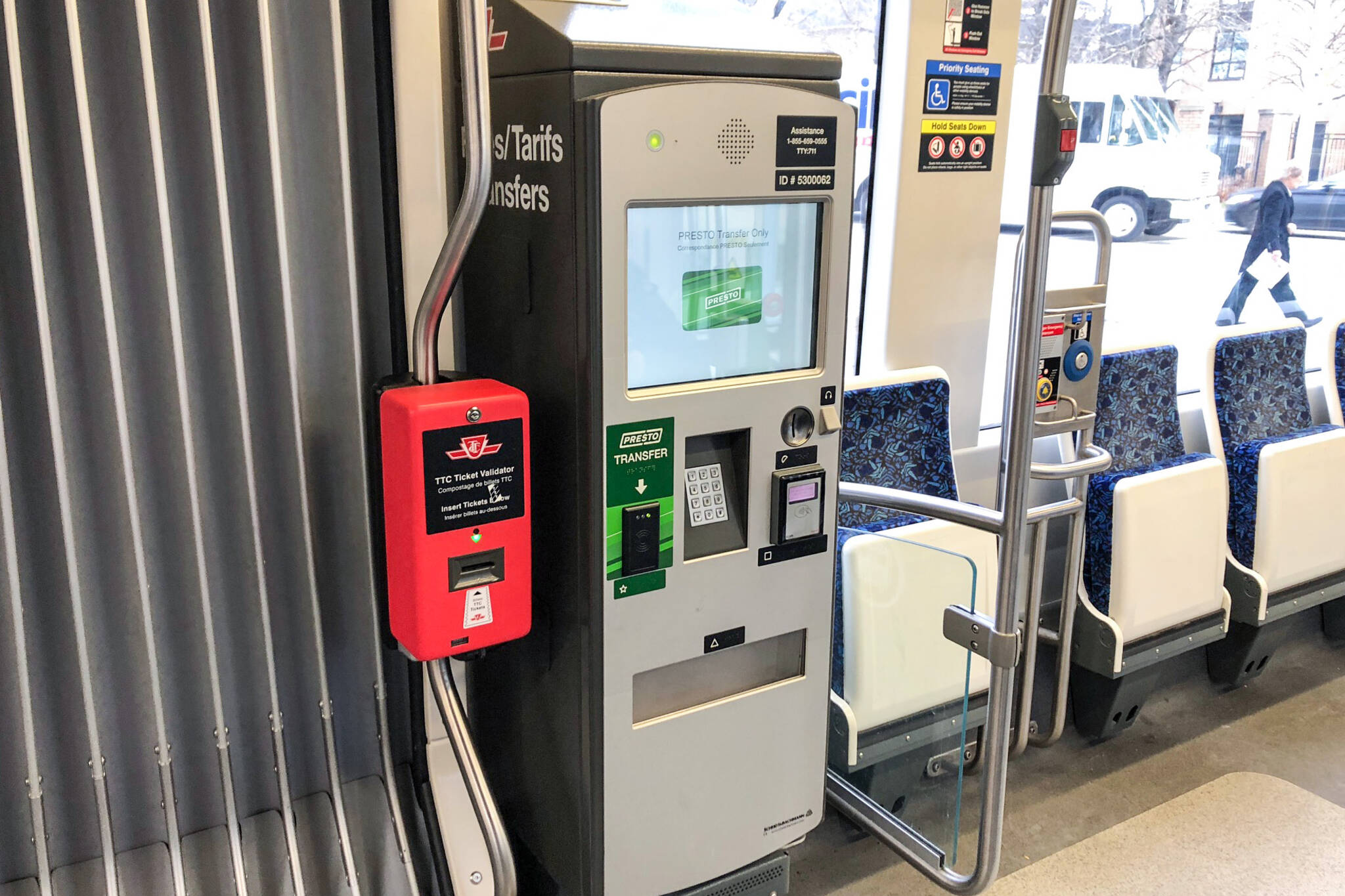 TTC removing debit and credit card readers from streetcars