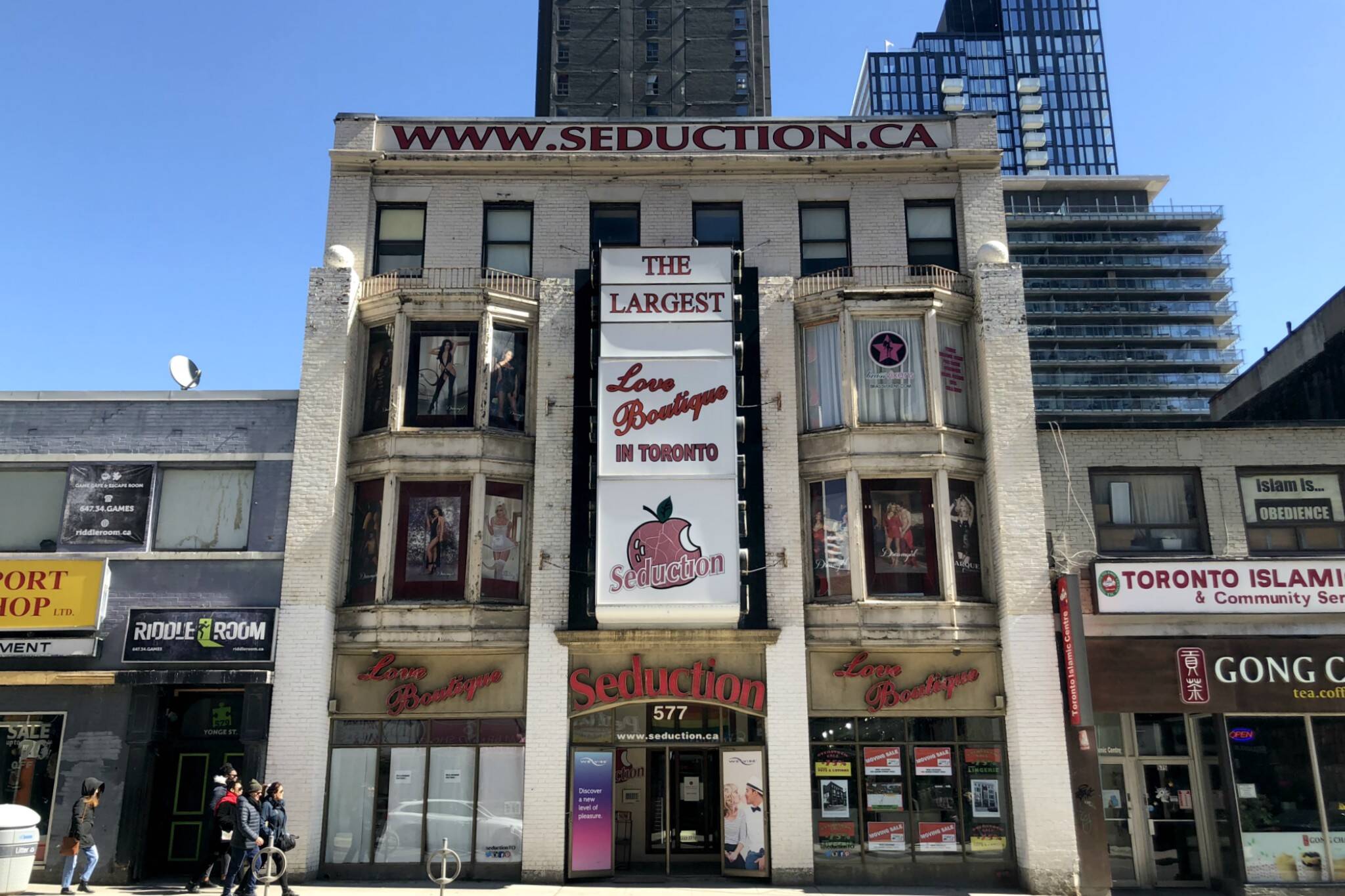 Torontos Biggest Sex Store Closing After 20 Years 