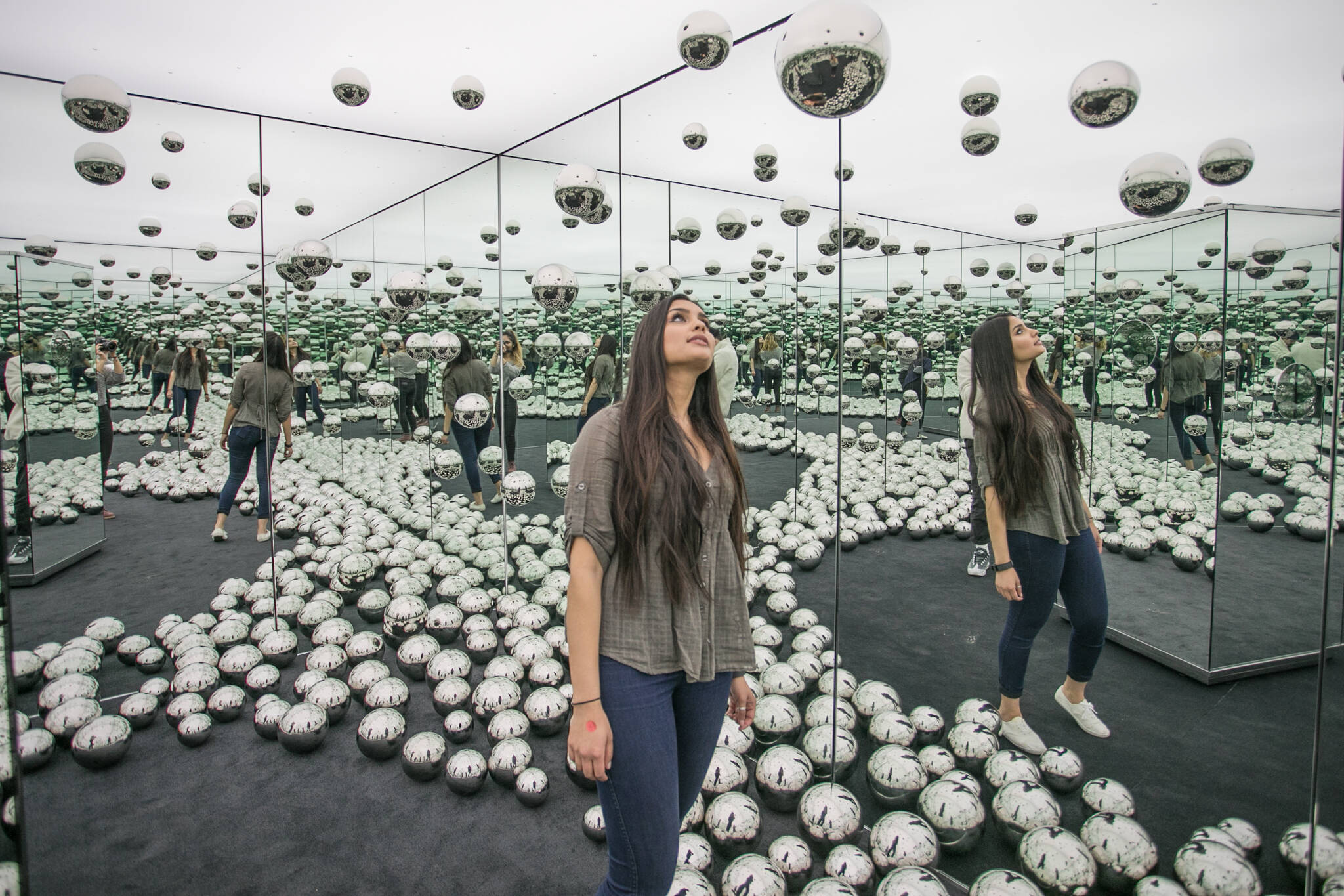 Here's what Toronto's new Yayoi Kusama Infinity Room looks like