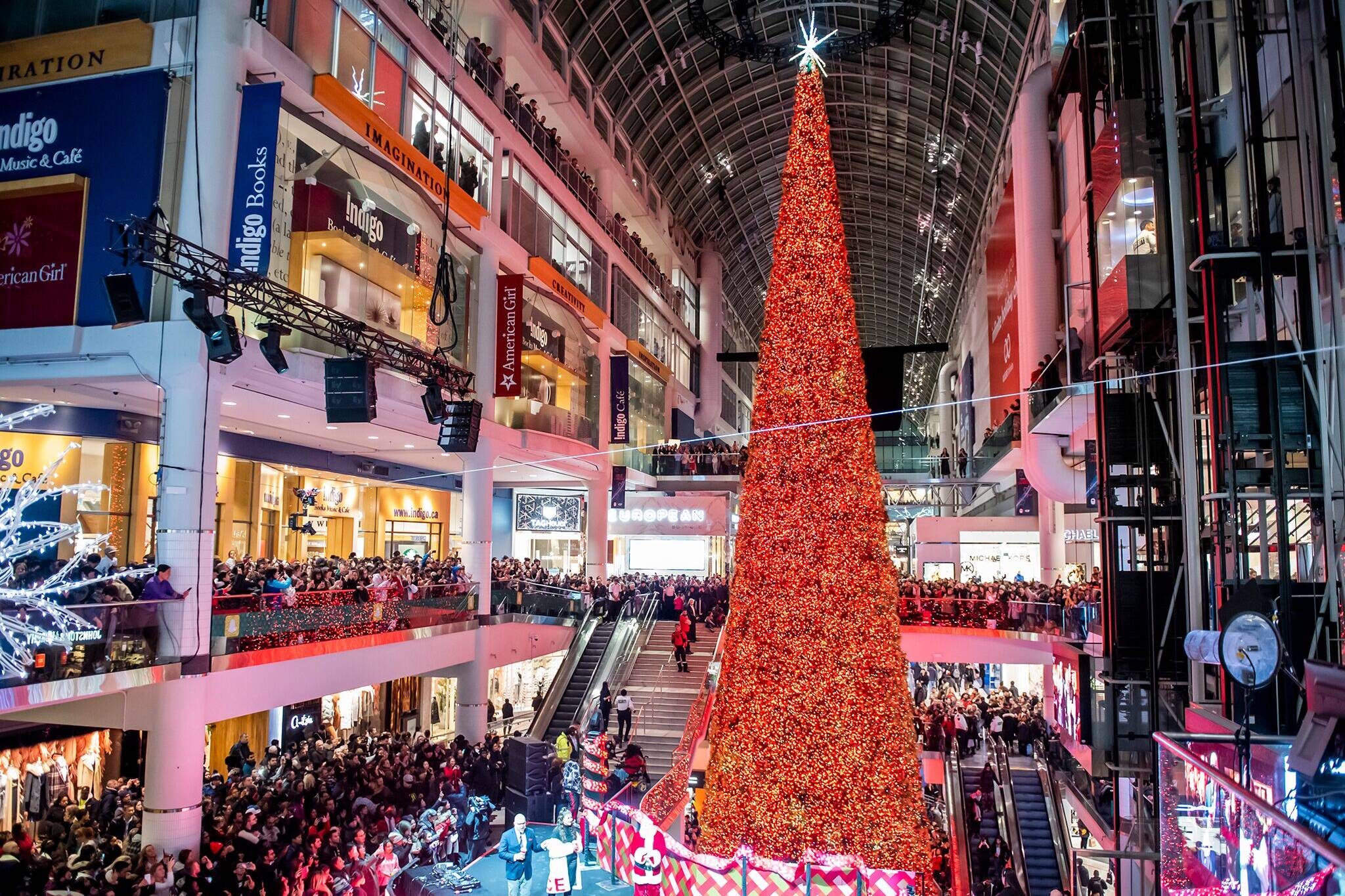Toronto Eaton Centre unveils stunning 108foottall Christmas tree
