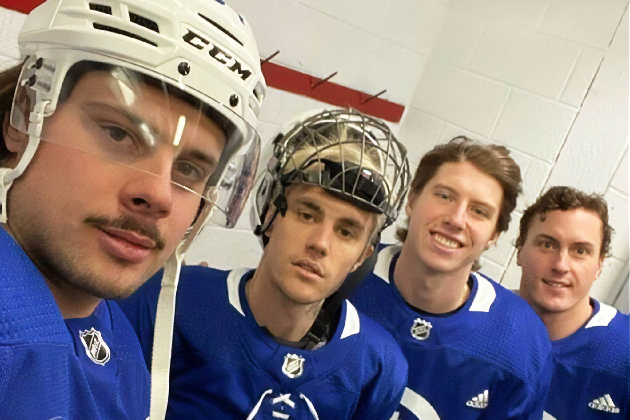 Justin Bieber Is A Huge Toronto Maple Leafs Fan & Here Are His Best Friends  On The Team - Narcity