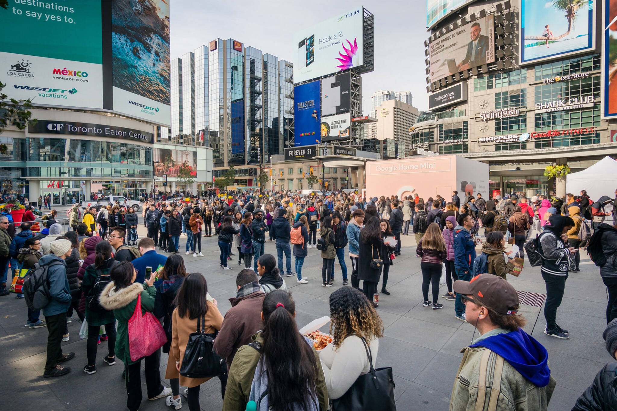 Architect of Yonge-Dundas Square now thinks it's extraordinarily ugly
