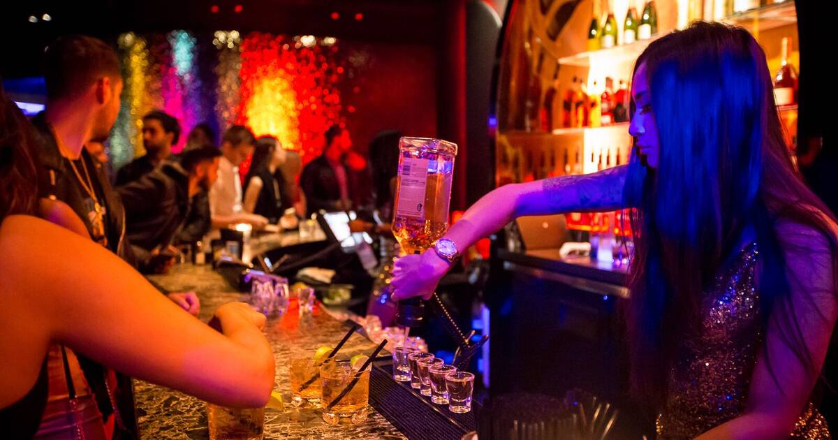 Toronto Health Officials Say All Bars And Nightclubs Must Close Immediately