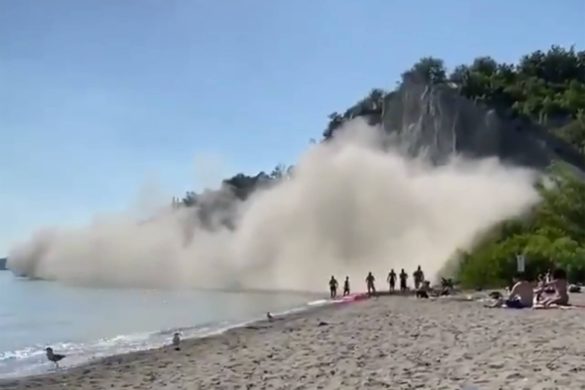 scarborough bluffs collapse