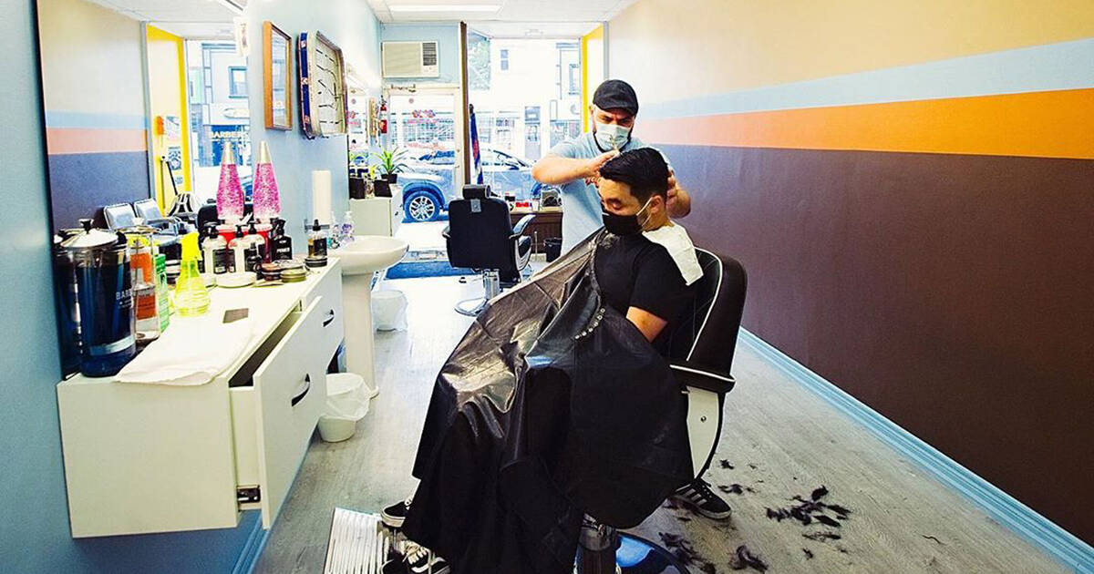 Toronto barber shop is giving discounts for people supporting other