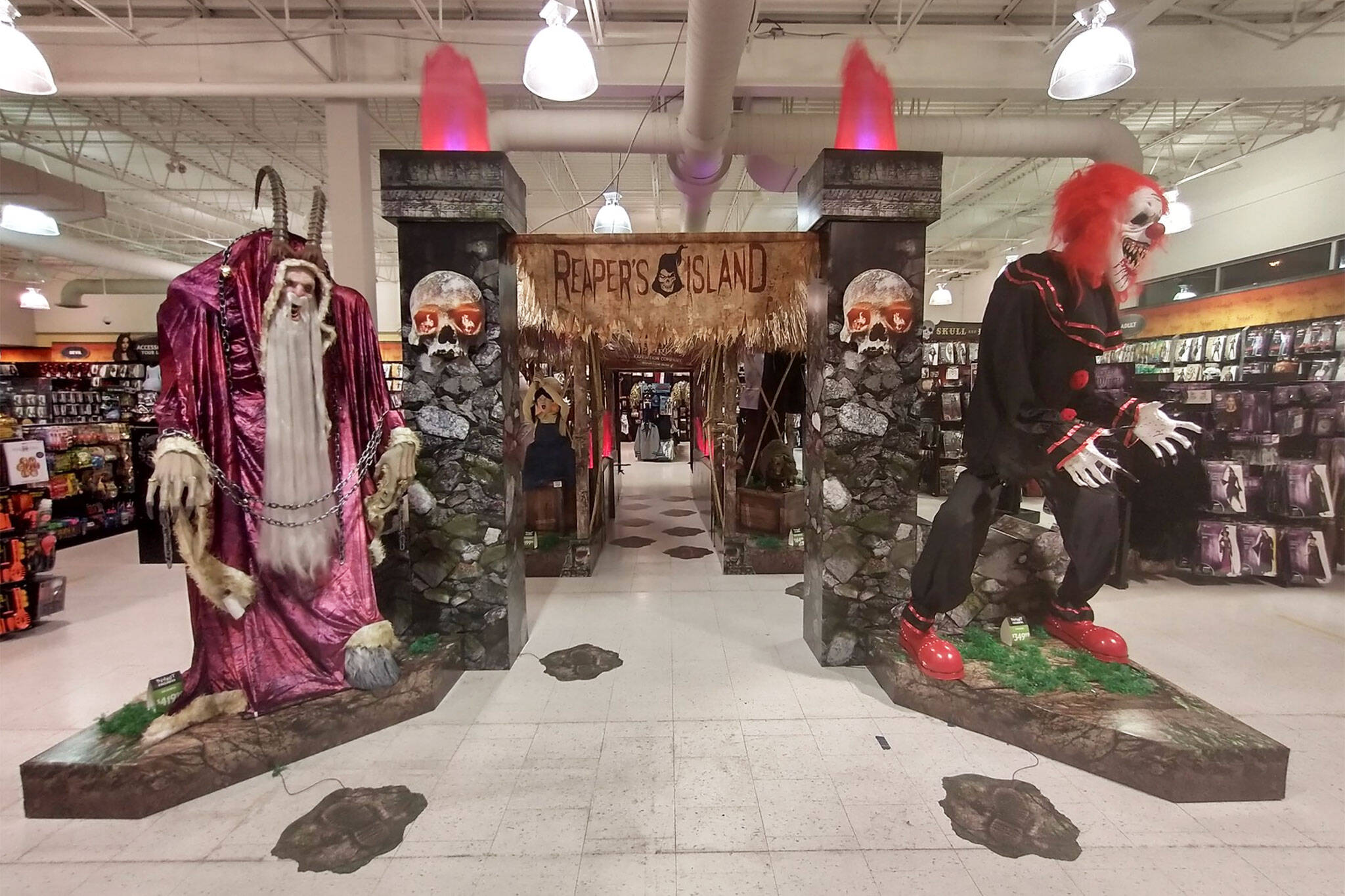 10 stores to get Halloween decorations in Toronto