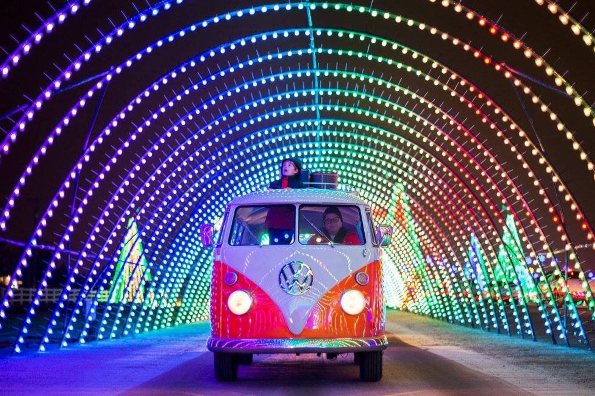 Drivethru holiday lights festival opens near Toronto this weekend