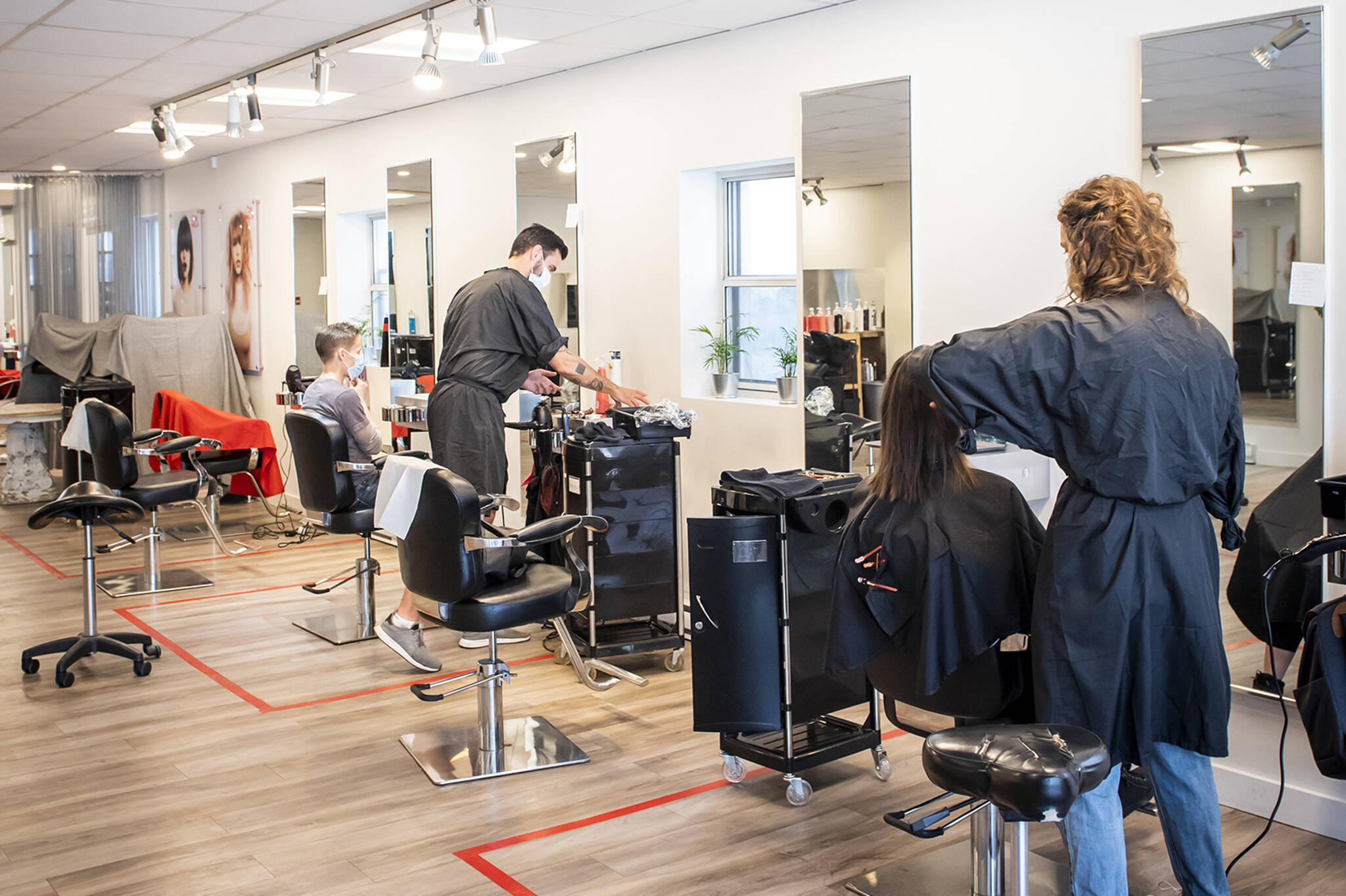 Toronto salons fight lockdown by showing how little they contributed to