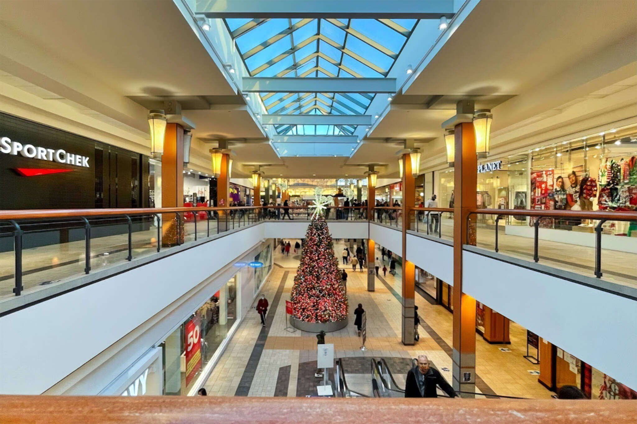 Hamilton mall extends hours for shoppers coming in from York Region and