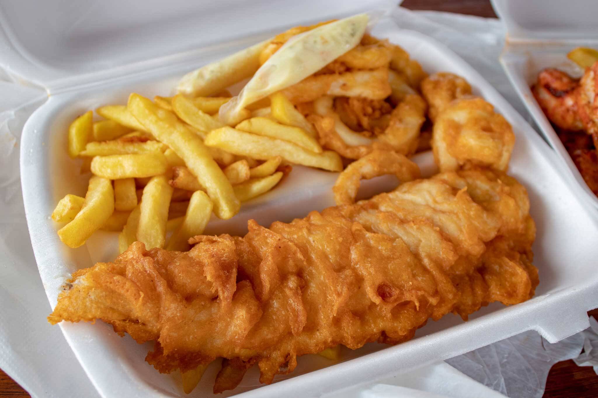 Рыба в британии. Fish and Chips Британия. Фиш н чипс. Fish’n’Chips в Британии.