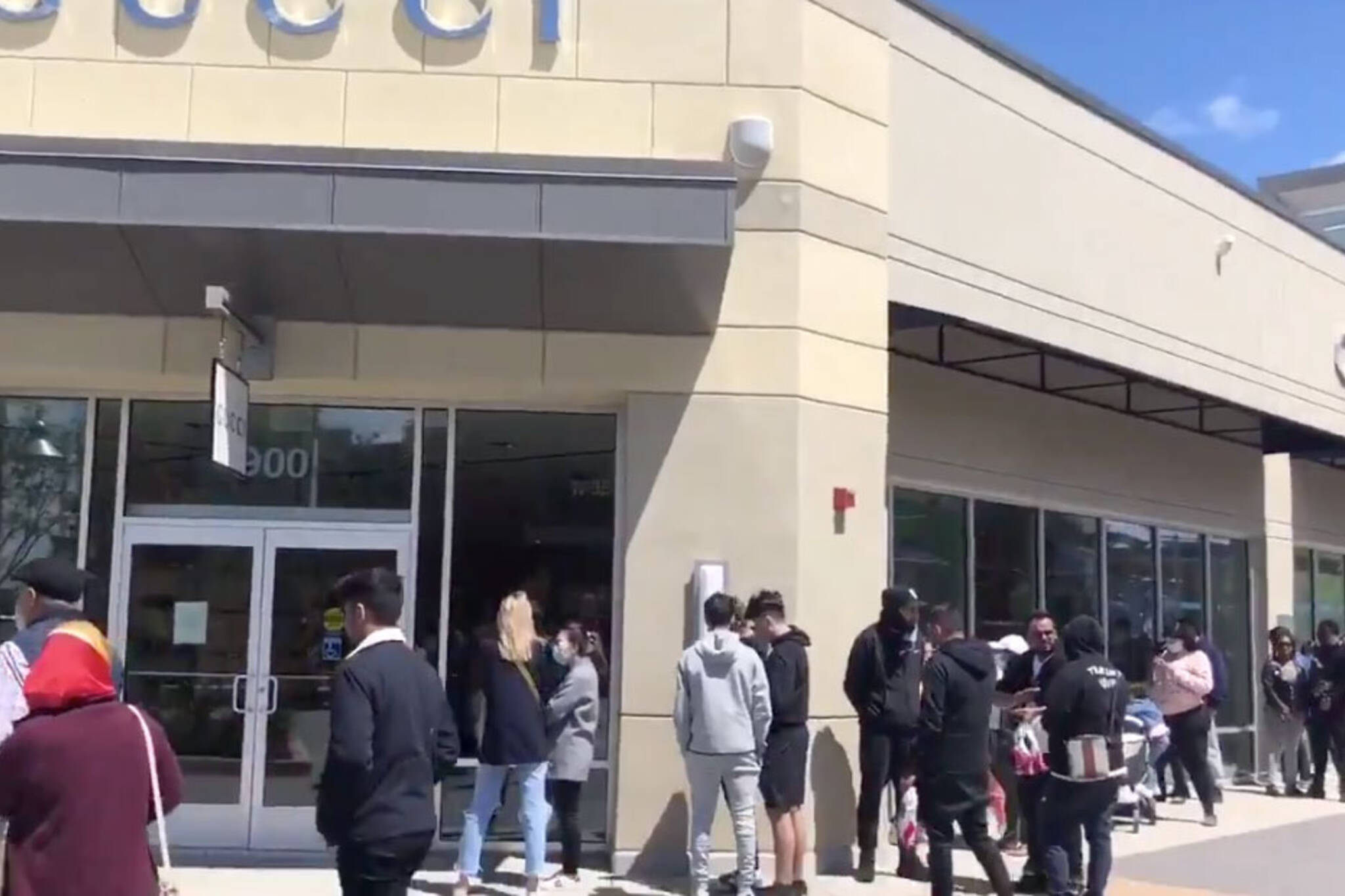 Toronto Premium Outlet mall is now open and it's already drawing
