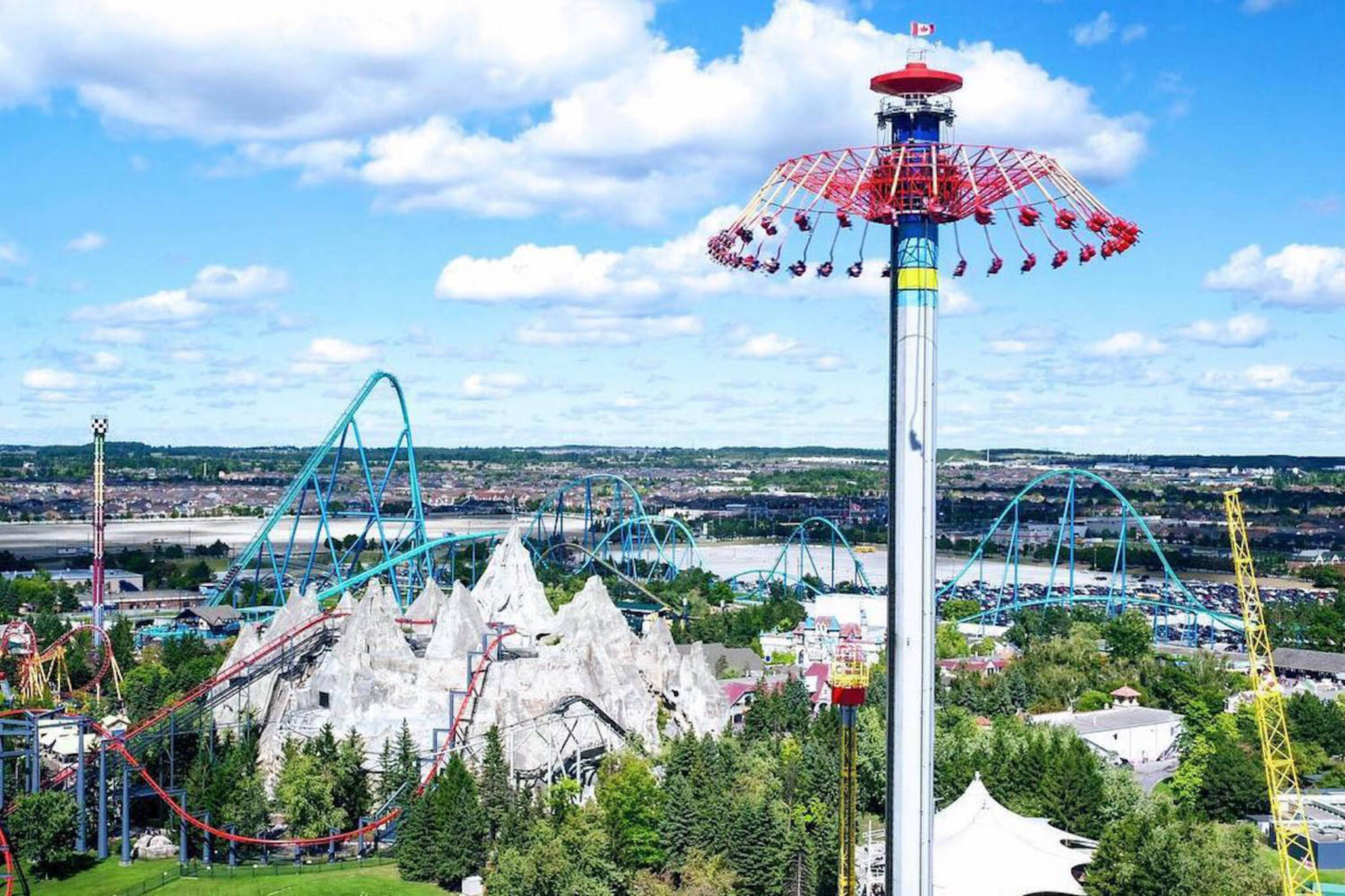 Canada S Wonderland And Other Amusement Parks Start To Get Ready For Opening Day