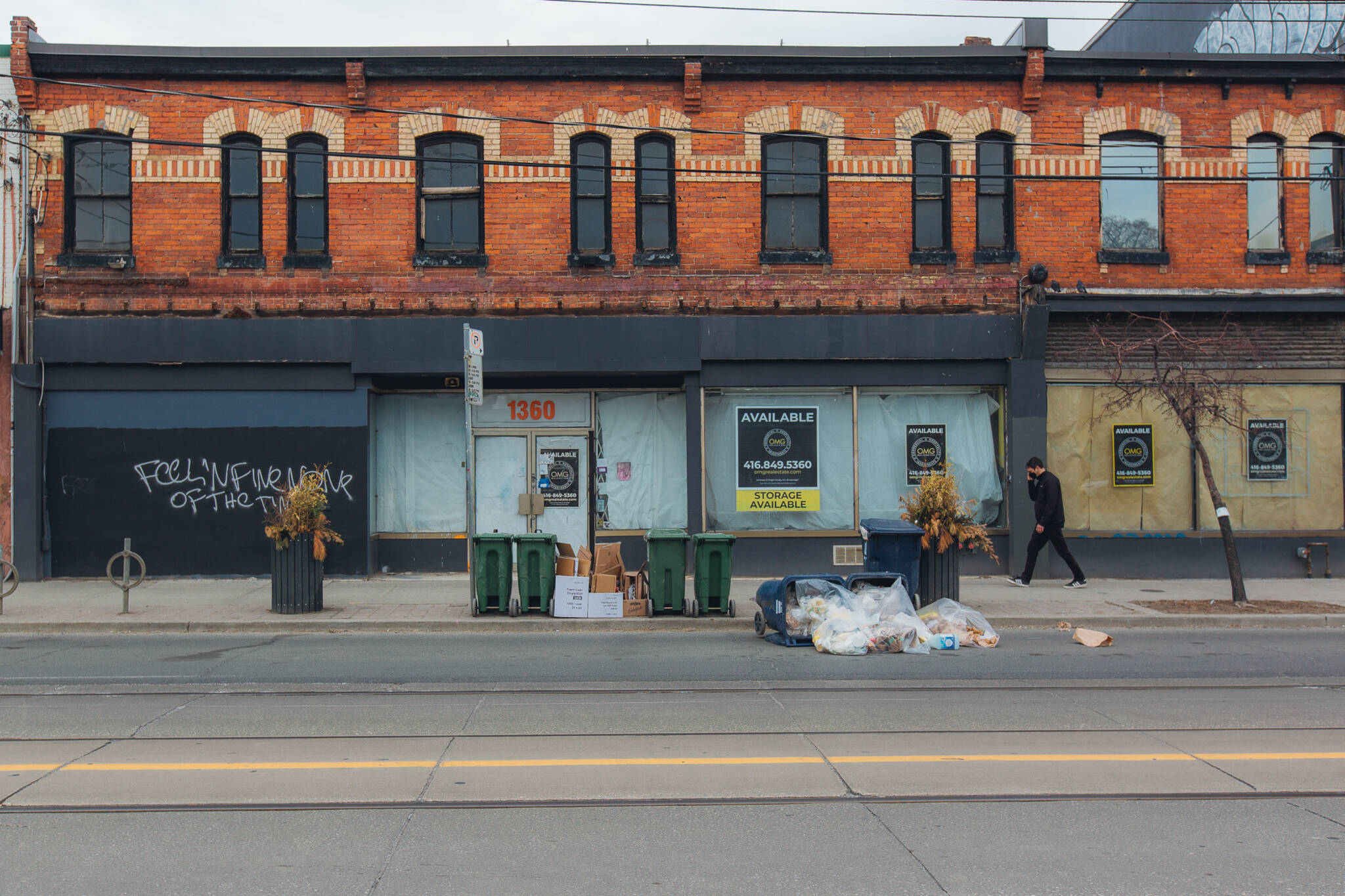 This eerie Toronto photo series captures all of the vacant stores on Queen  St. West