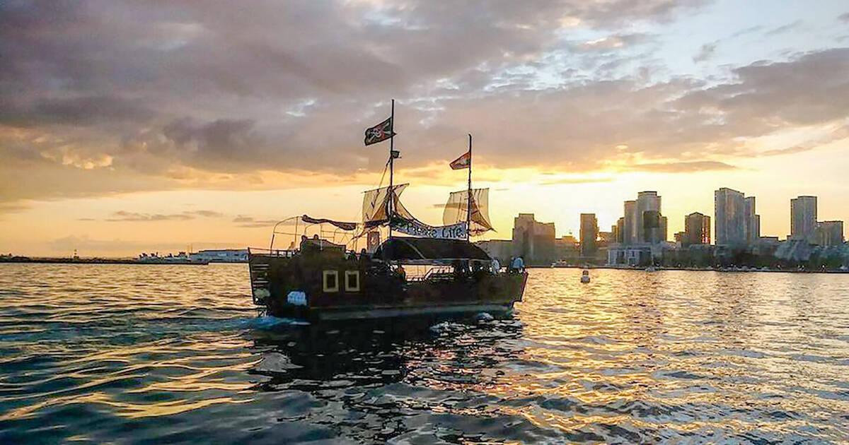 pirate ship tour toronto