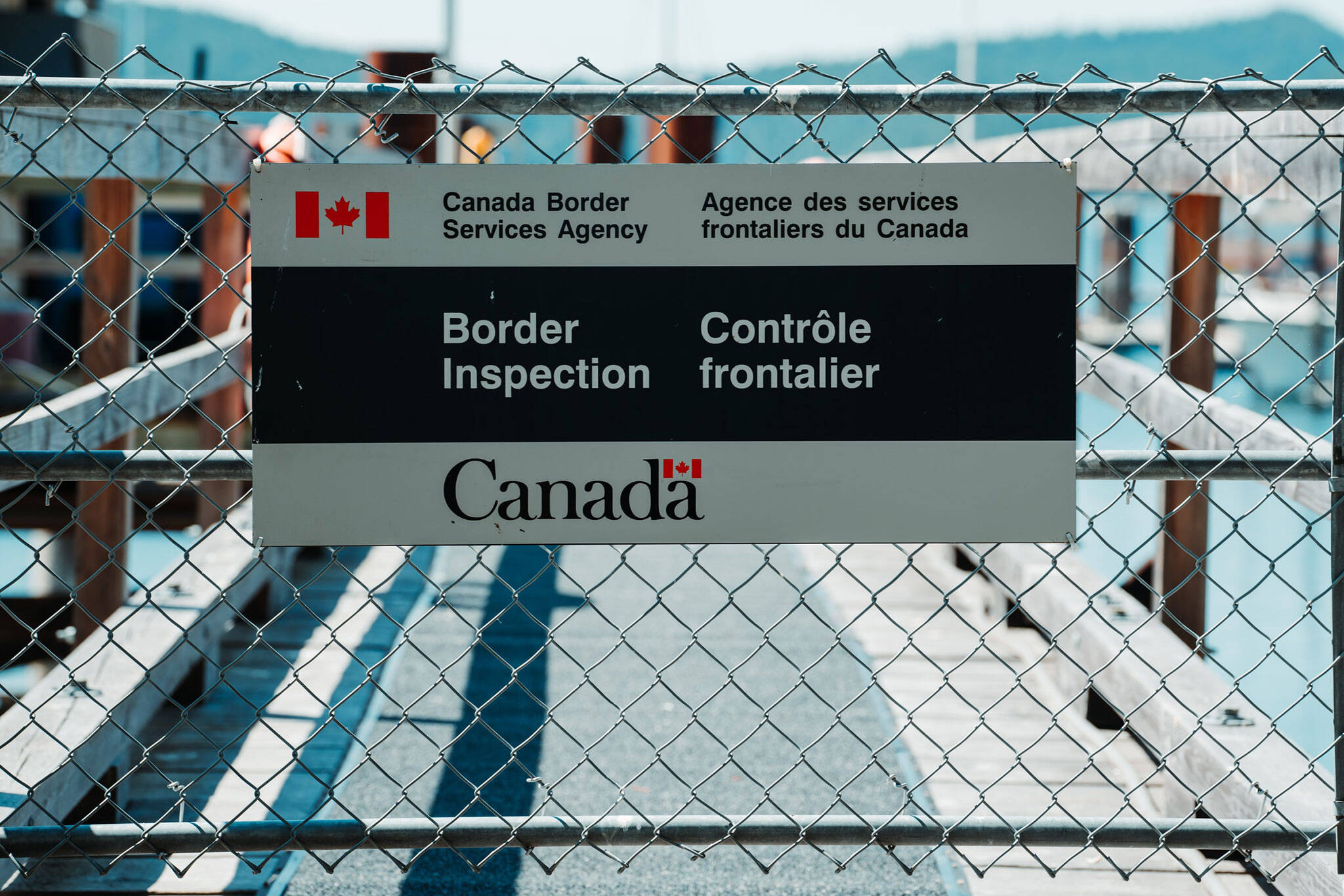 美国开放加拿大边境