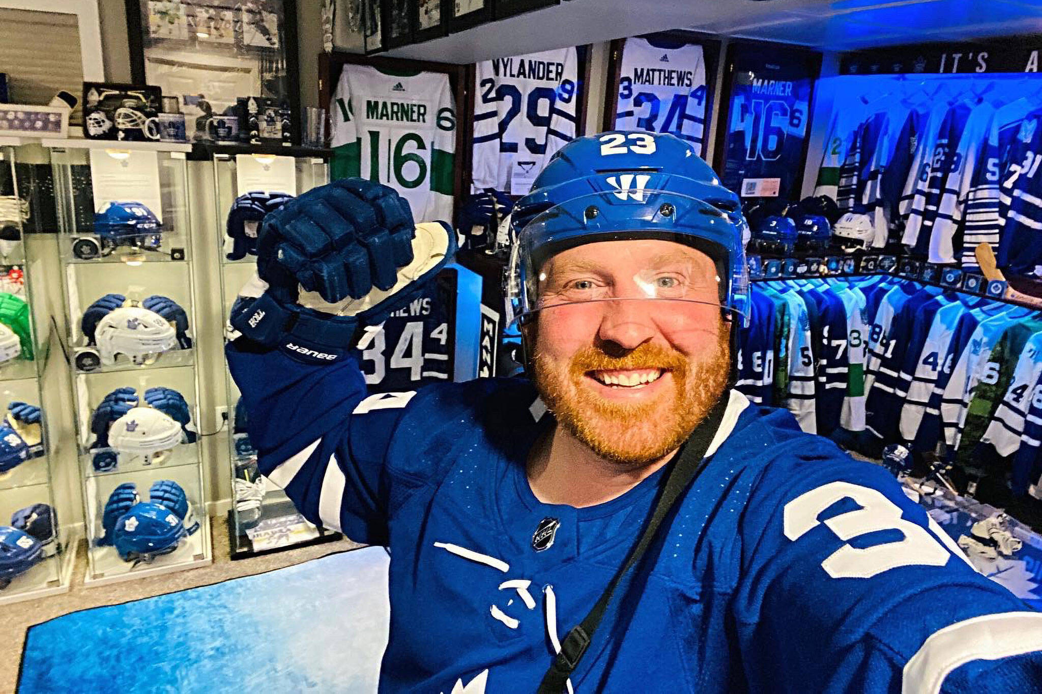 Toronto Maple Leafs' superfan collects years worth of memorabilia 