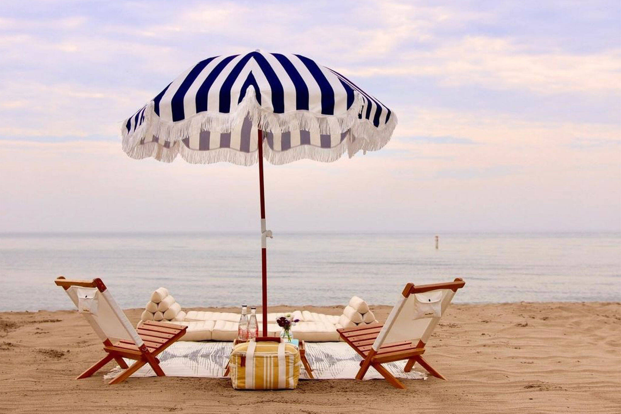Toronto beach now has luxury lounge chairs you can rent by the hour