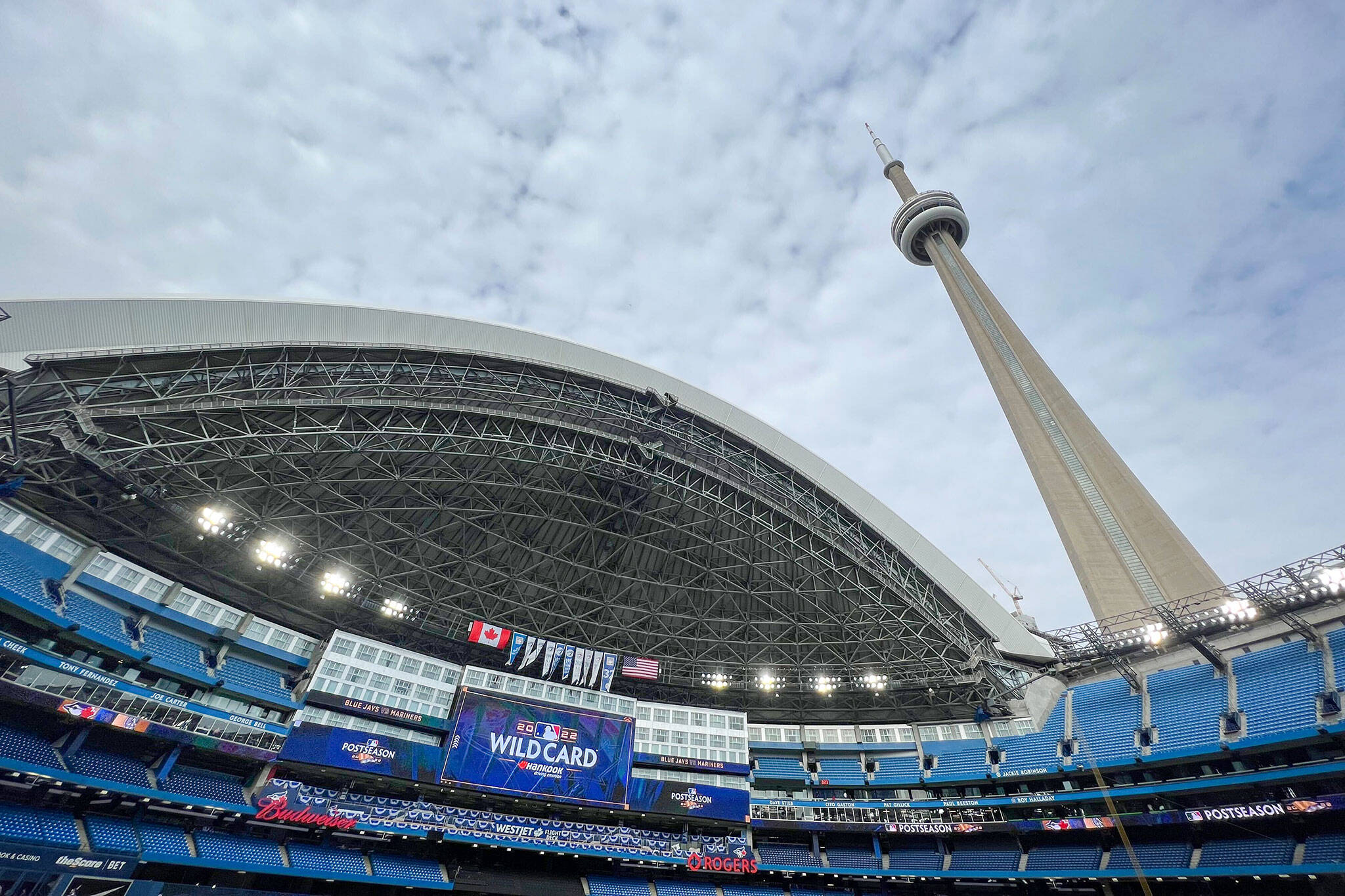 Toronto Blue Jays on X: The Jays Shop at Gate 5 at the @Rogers_Centre  remains open during construction – Be sure to enter at the East Side CN  Tower plaza entrance!  /