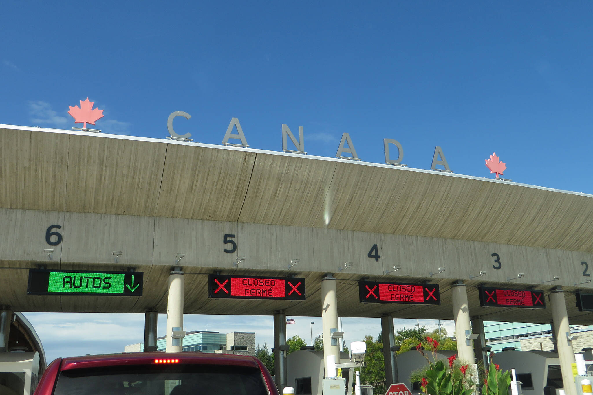 canada border