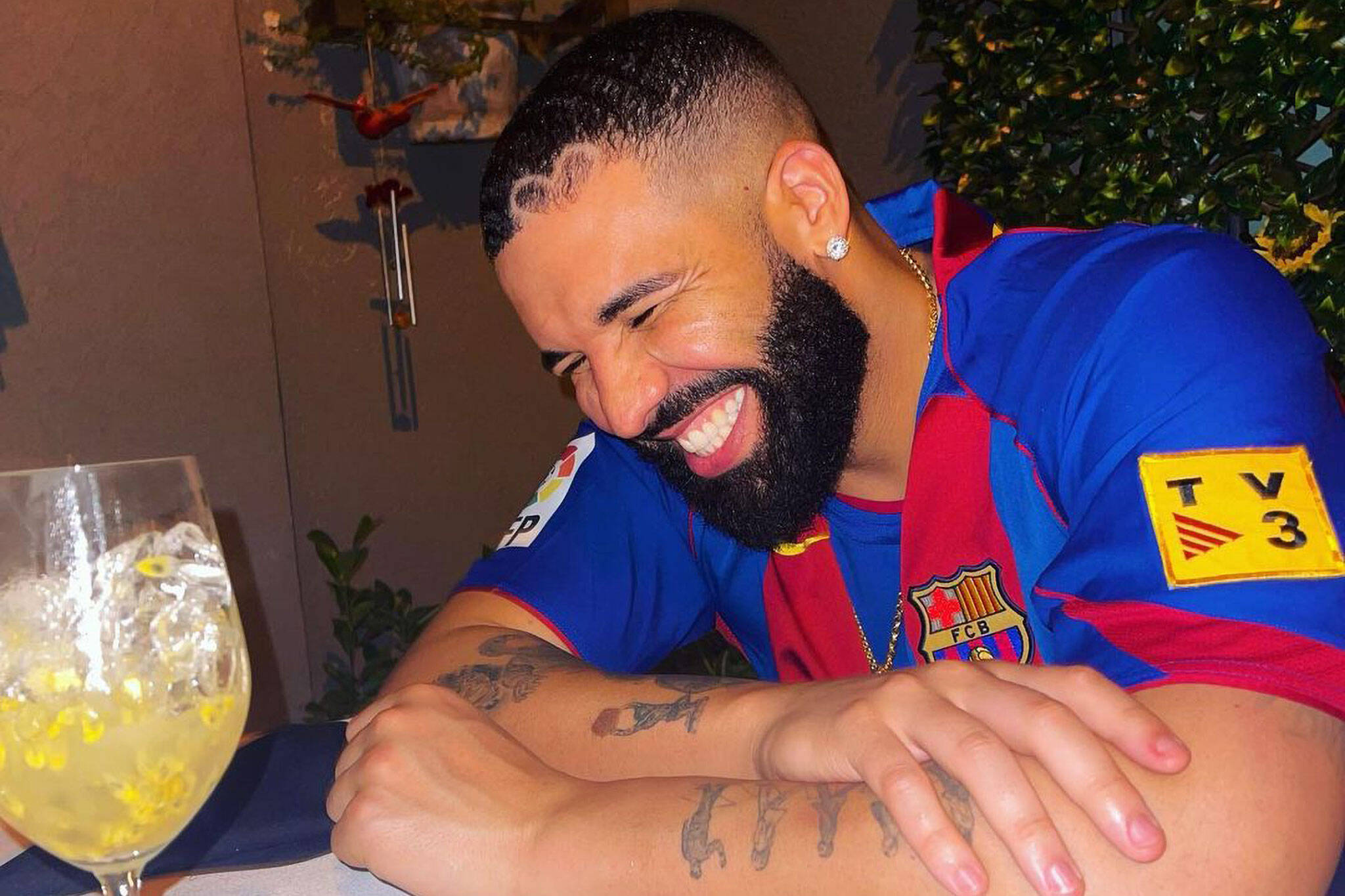 Drake Net Worth 2023: How Rich is Champagne Papi?