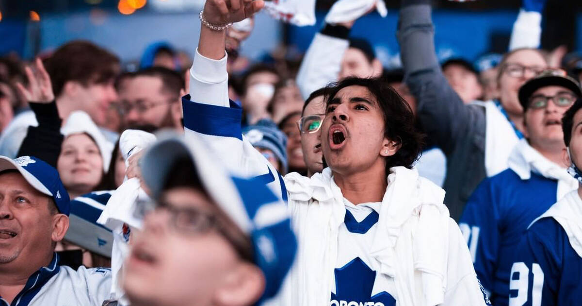 Toronto Maple Leafs welcome near-capacity crowd for first time since  pandemic