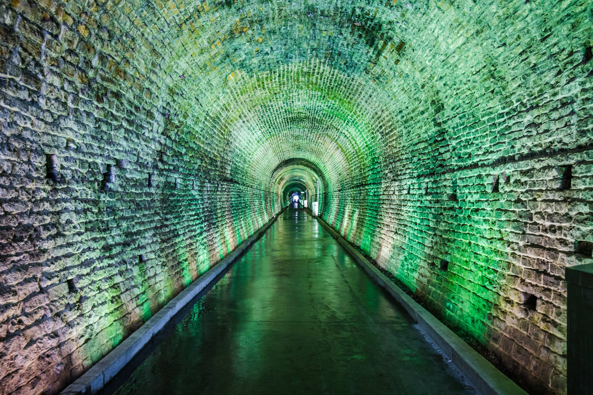 https://media.blogto.com/articles/20220515-glowing-tunnel.jpg?w=2048&cmd=resize_then_crop&height=1365&quality=70