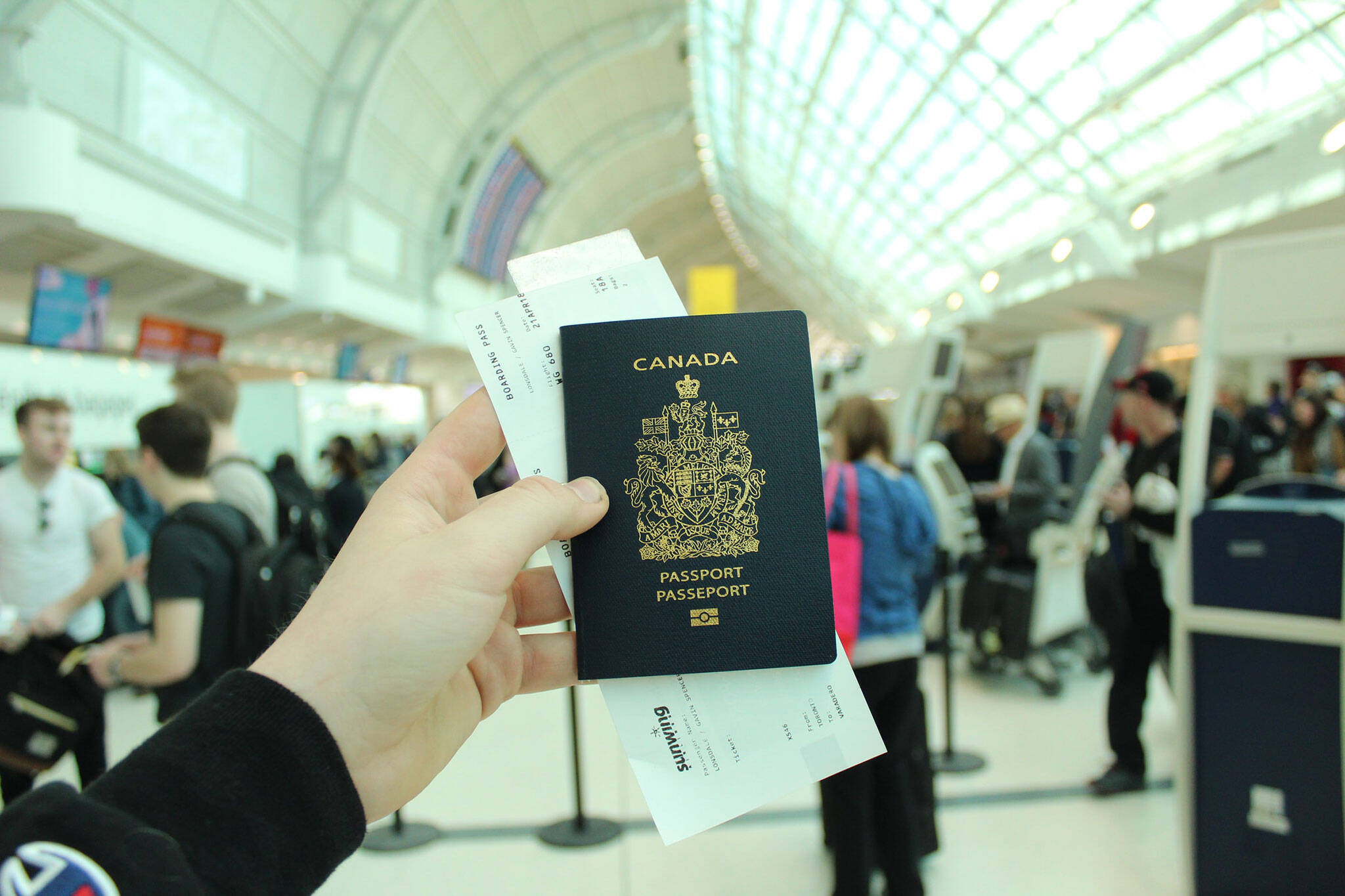 加拿大护照图片素材-编号37134445-图行天下