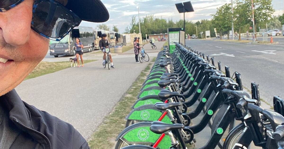 Toronto Bike Share rentals are so confusing even a mega rock star couldn’t figure it out