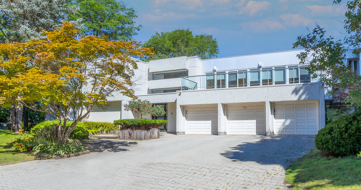 This  million modernist estate in Markham is movie star material