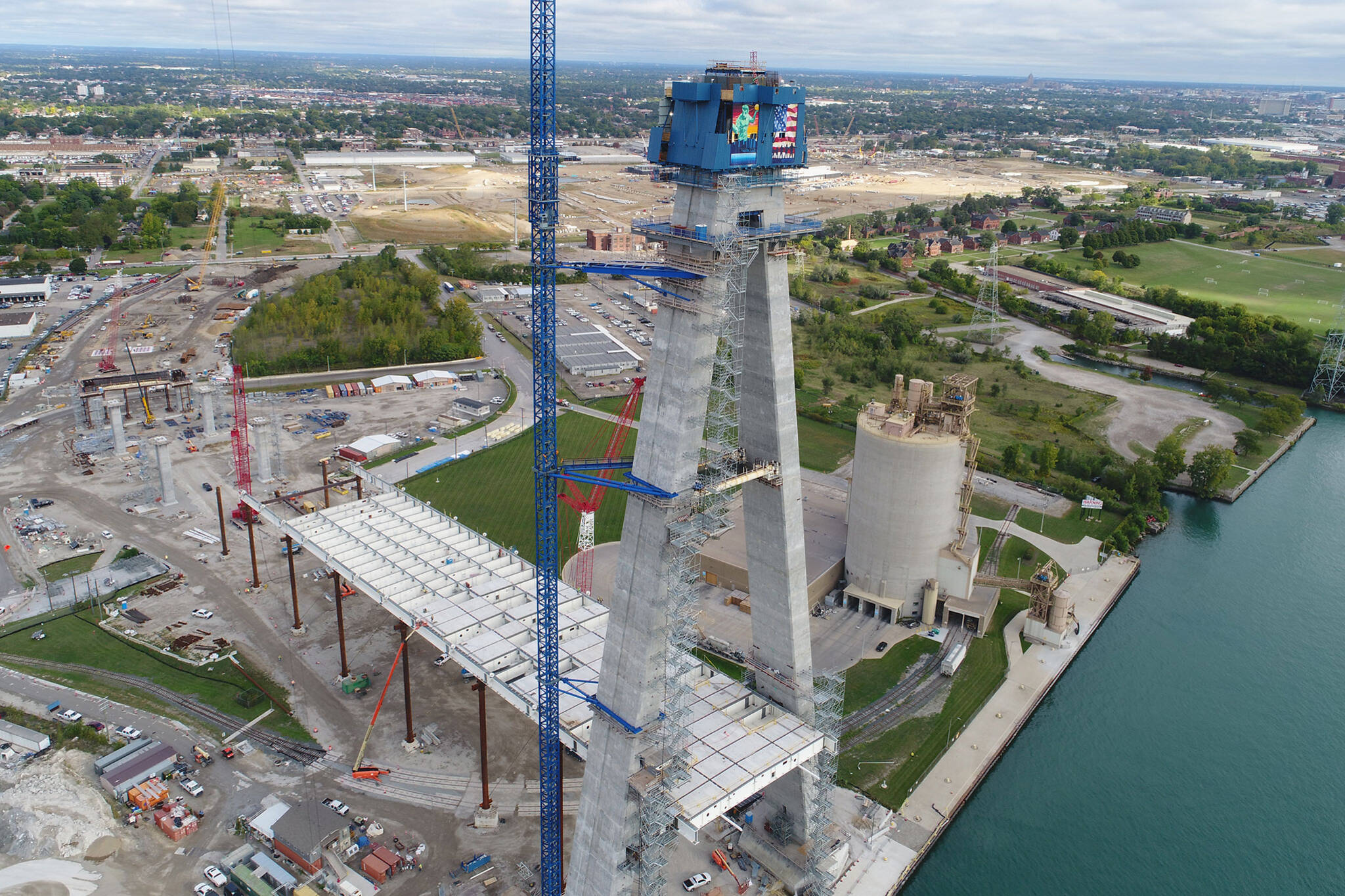 Ontario's record-breaking cable-stayed bridge making huge strides
