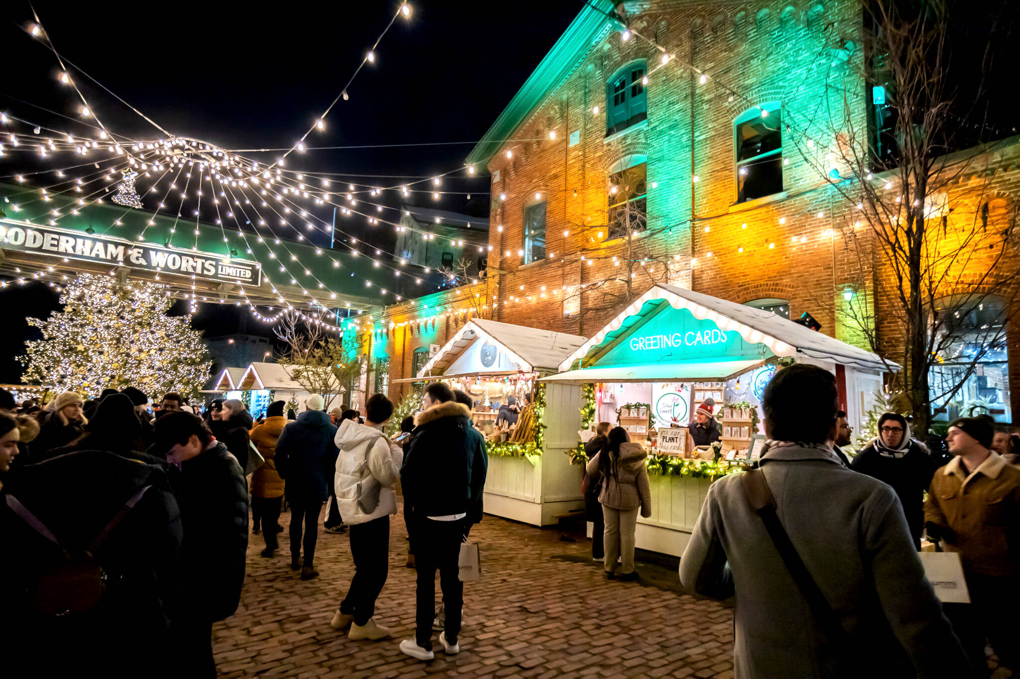 Here's what the Toronto Christmas market in the Distillery District