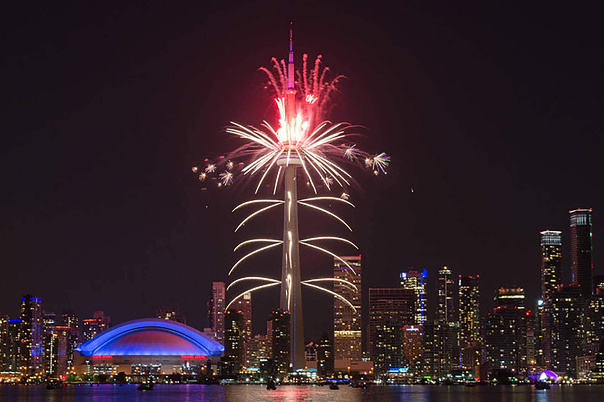20221130 Cn Tower Nye ?w=2048&cmd=resize Then Crop&height=1365&quality=70