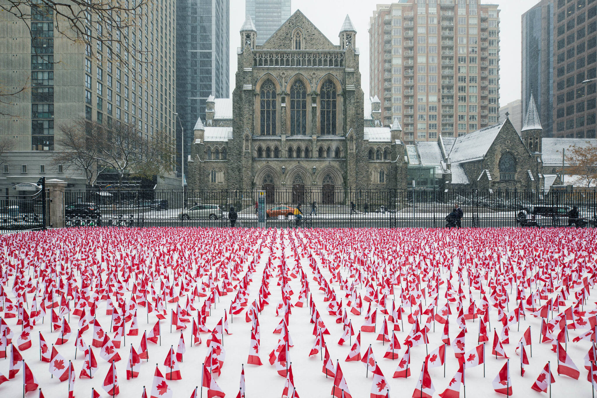 What's open and closed on Remembrance Day in Toronto for 2022