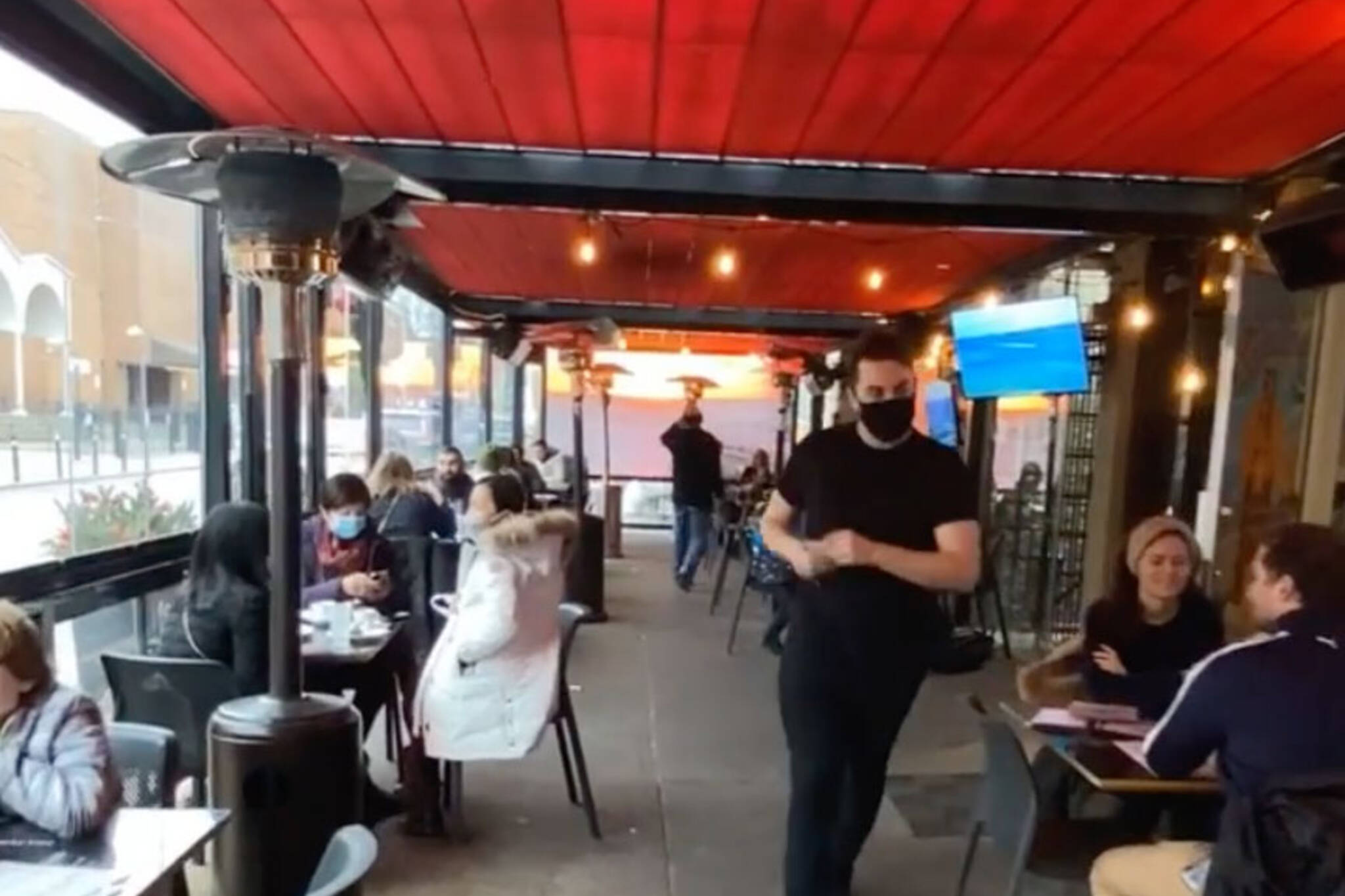 Toronto&#39;s most famous patio gets shut down by authorities