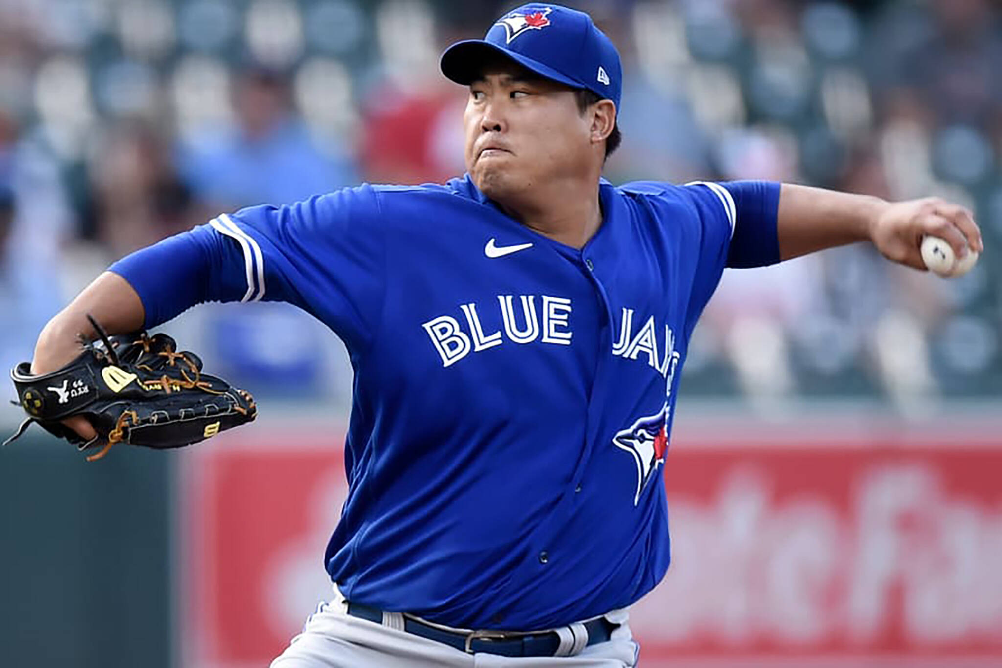 Blue Jays officially sign ace lefty Hyun-Jin Ryu to 4-year deal